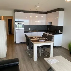 405 Op Zeedijk Met Frontaal Zeezicht 4de Verdiep Apartment